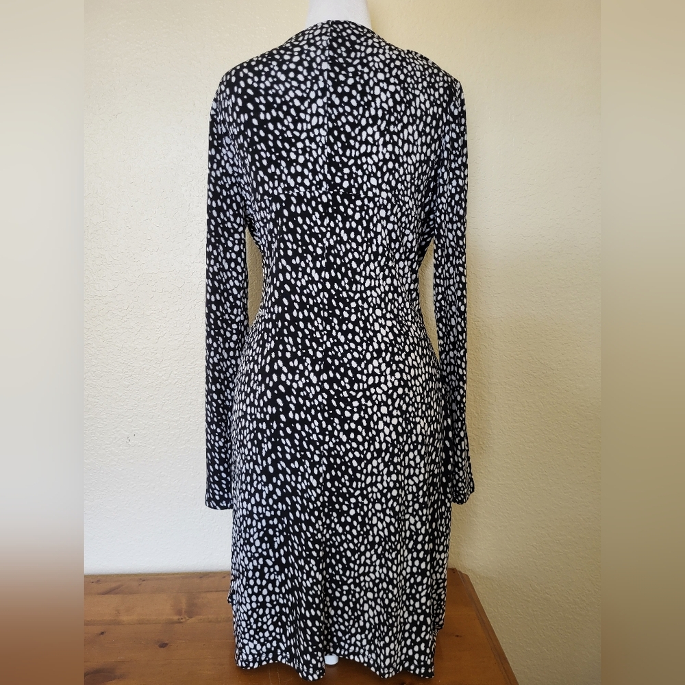 Michael Kors Black and White Ruched Sheath Dress - Picture 4 of 5